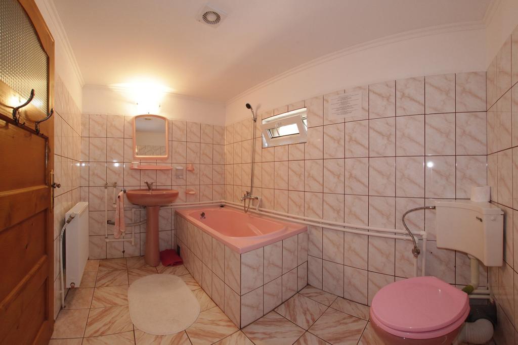 Ileana Sapanta Hotel Room photo